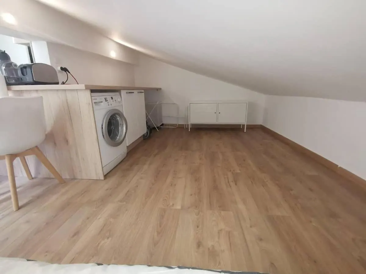 Charmant Studio, Centre Historique, Carmes Avignon 0*,  France